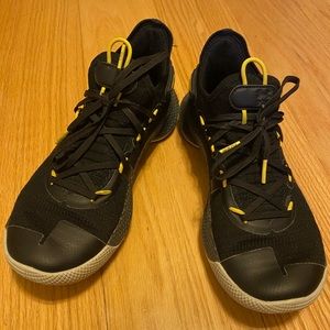 Boys Under Armour tennis shoes